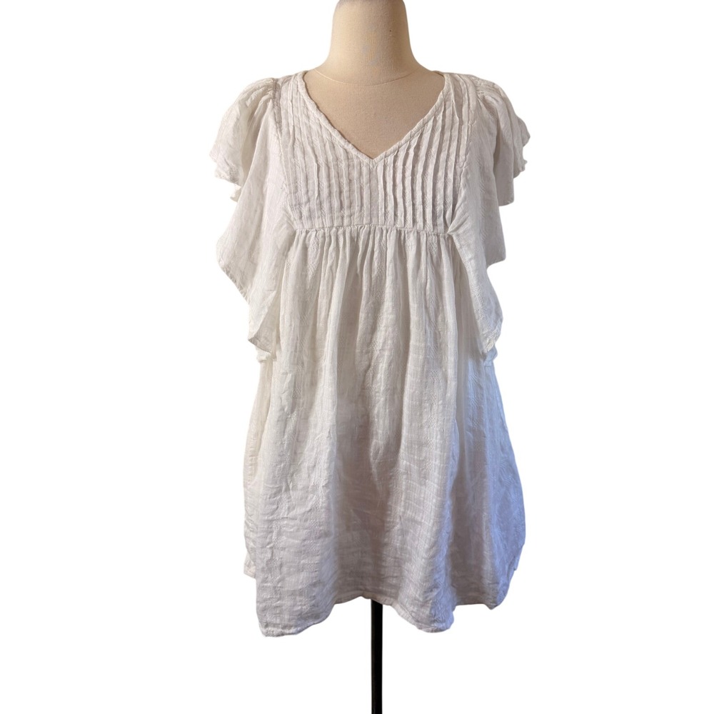 World Market Cost Plus White‎ Dobby Flutter Sleeve Pintuck Tunic  M-L